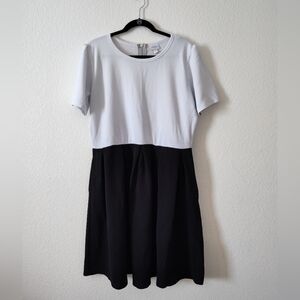 Black and White Short Sleeve Dress